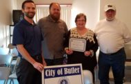 Butler City Council Presents 'Neighborhood Pride Award' To Wood St. Residents